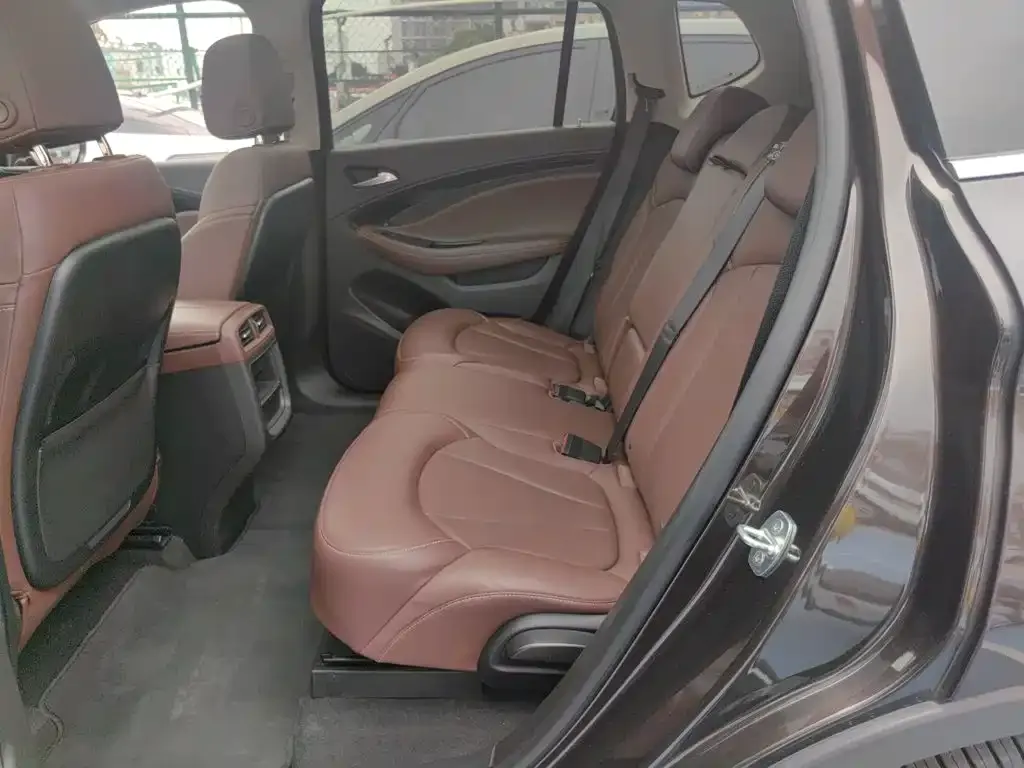 Buick Envision Plus — фото 9