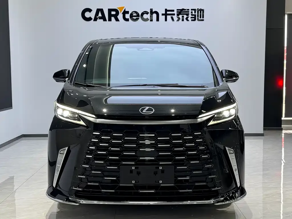 Lexus LM — фото 4