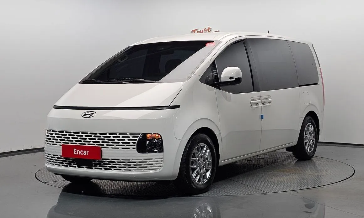 Hyundai Staria — фото 1