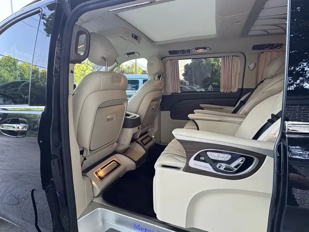 Mercedes-Benz V-Class 2022 из CN, фото 7