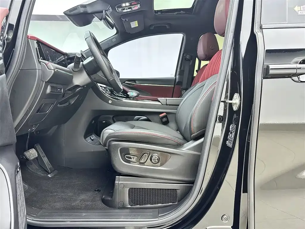 GAC Motor Trumpchi M8 — фото 10