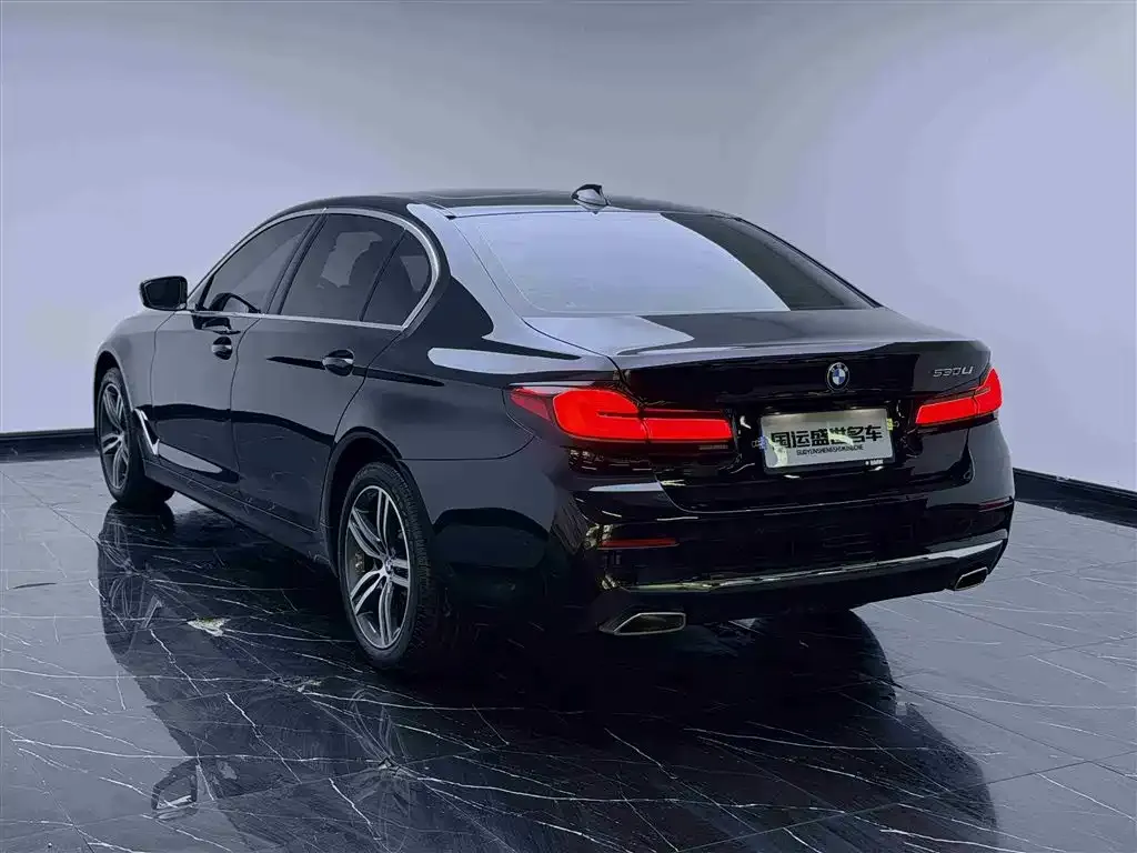 BMW 5 Series — фото 9