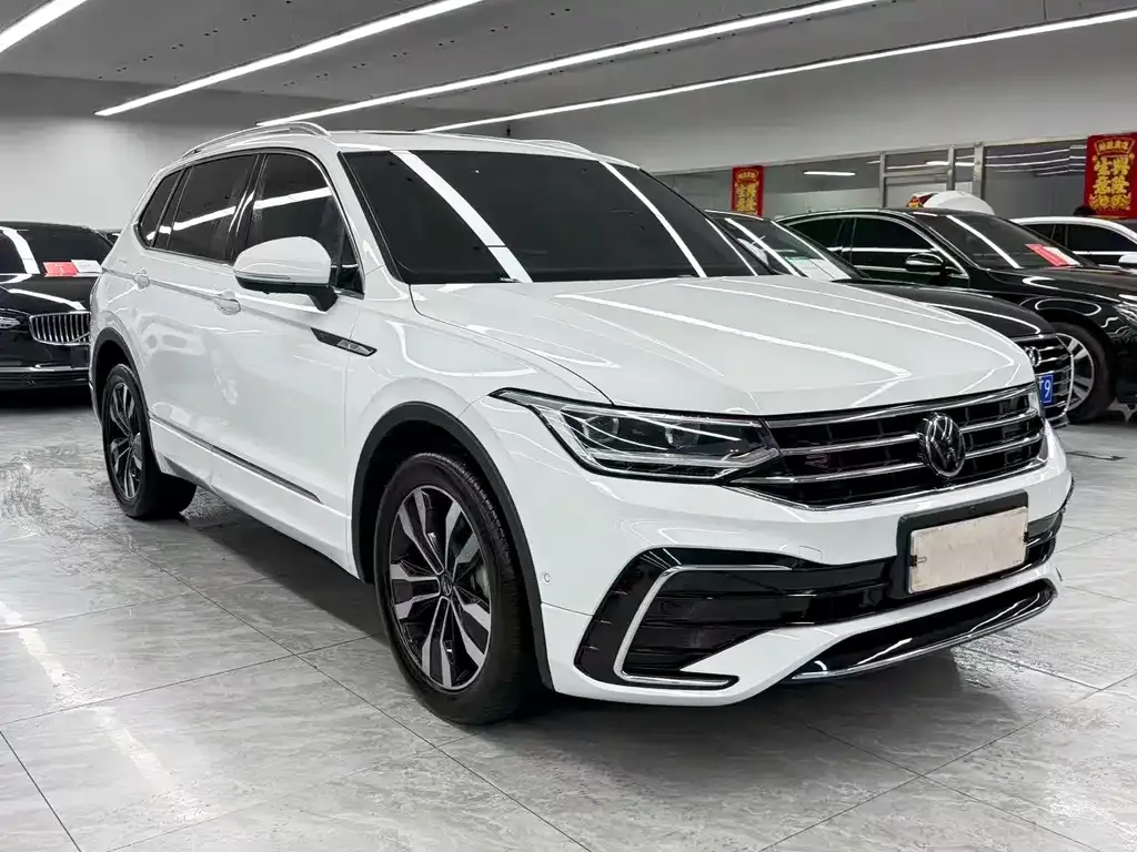 Volkswagen Tiguan L — фото 4