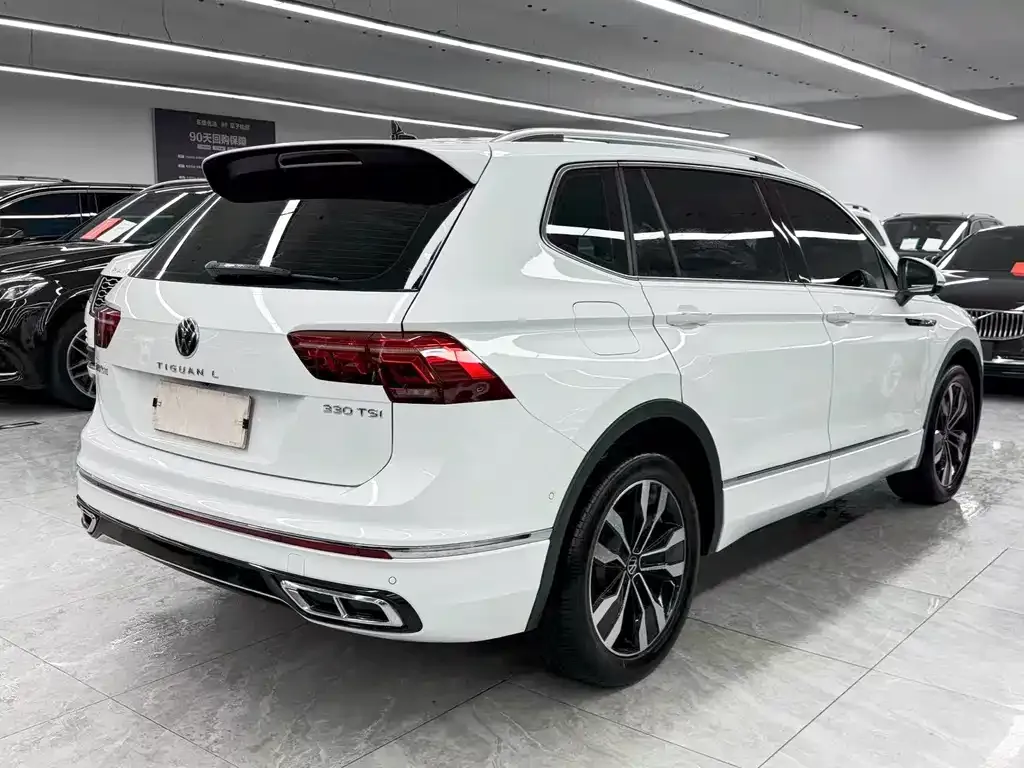 Volkswagen Tiguan L — фото 9