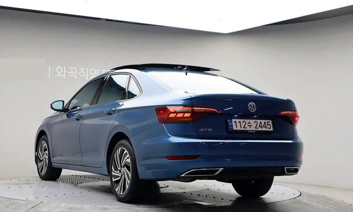 Volkswagen Jetta — фото 9