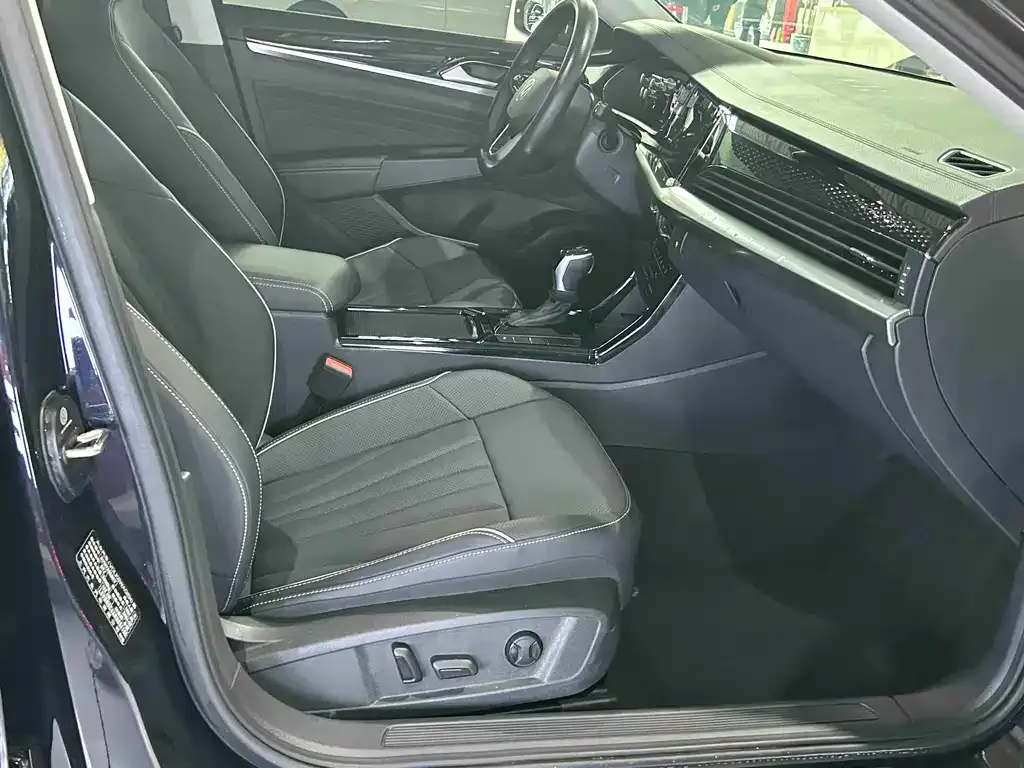 Volkswagen Passat — фото 10