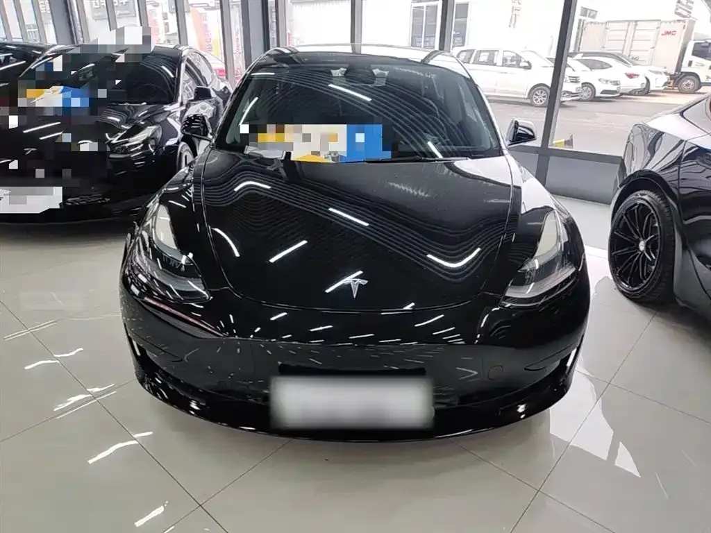 Tesla Model 3 — фото 5