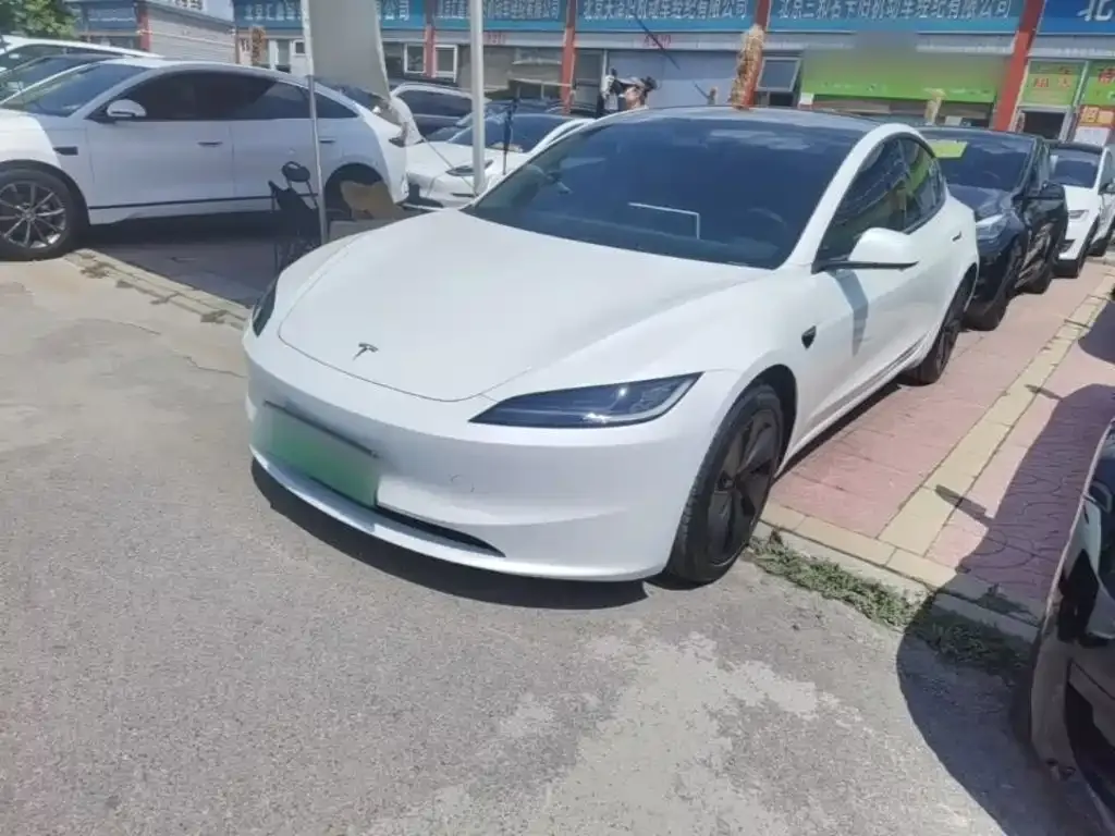 Tesla Model 3 — фото 8