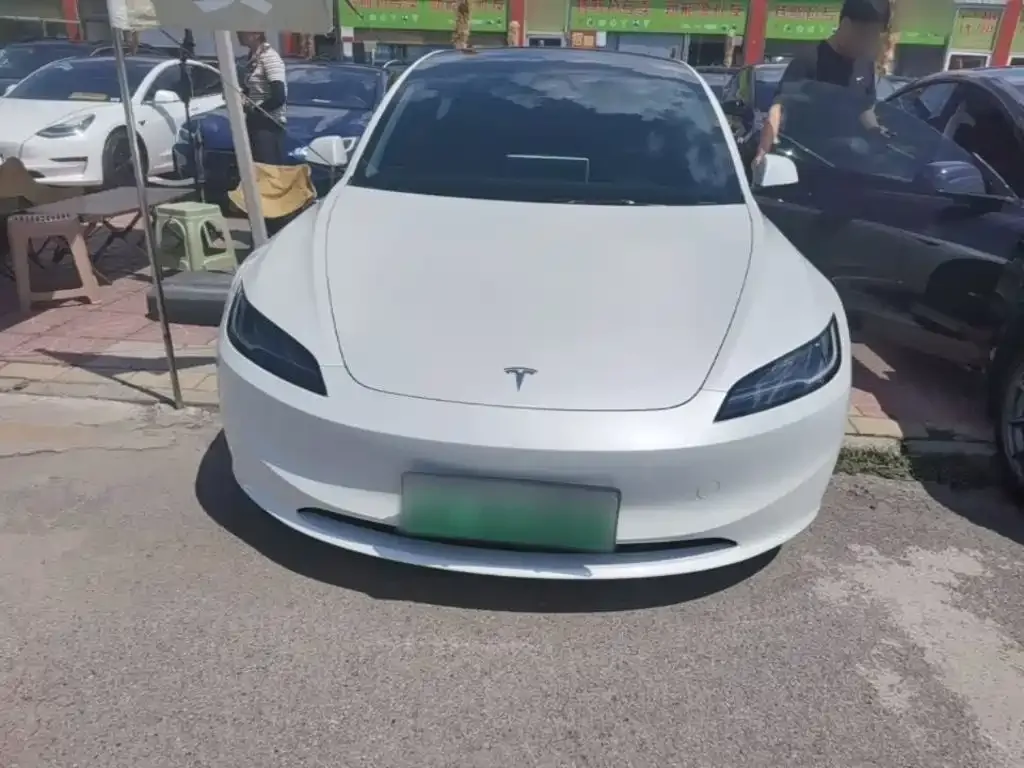 Tesla Model 3 — фото 10