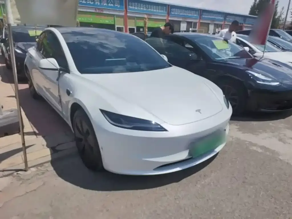 Tesla Model 3 — фото 3