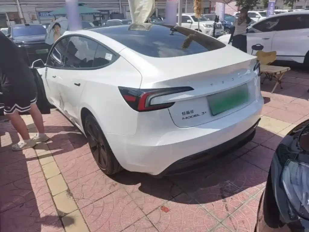 Tesla Model 3 — фото 6