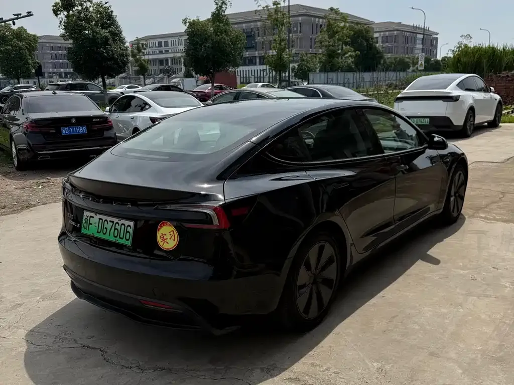 Tesla Model 3 — фото 10