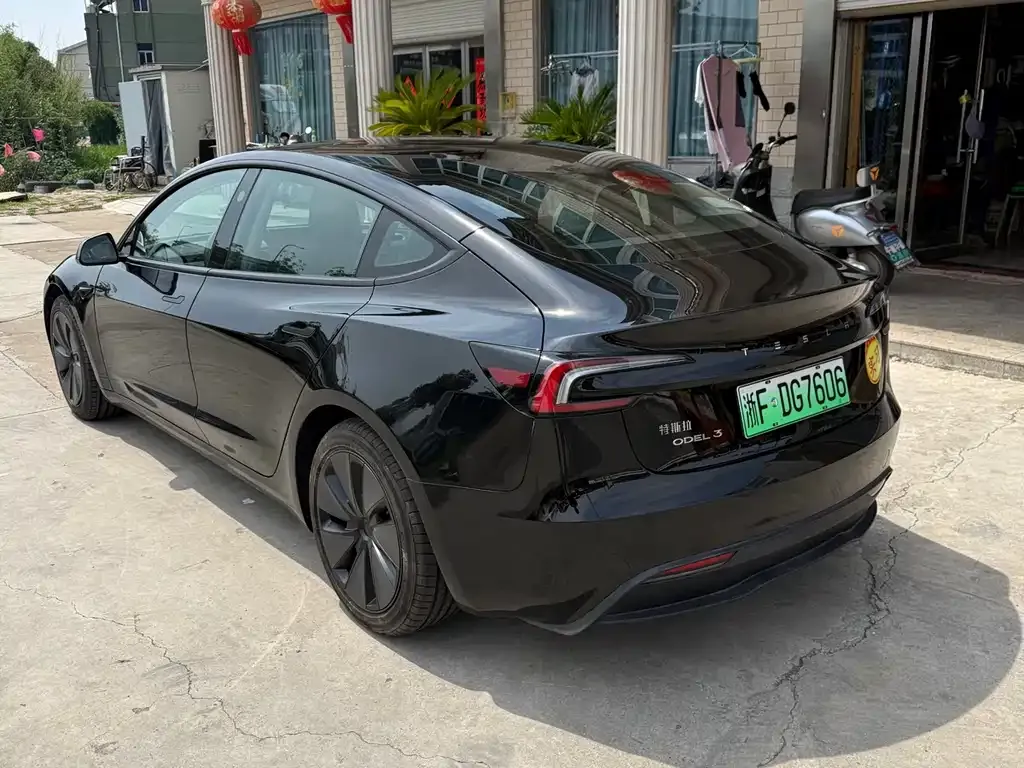 Tesla Model 3 — фото 8
