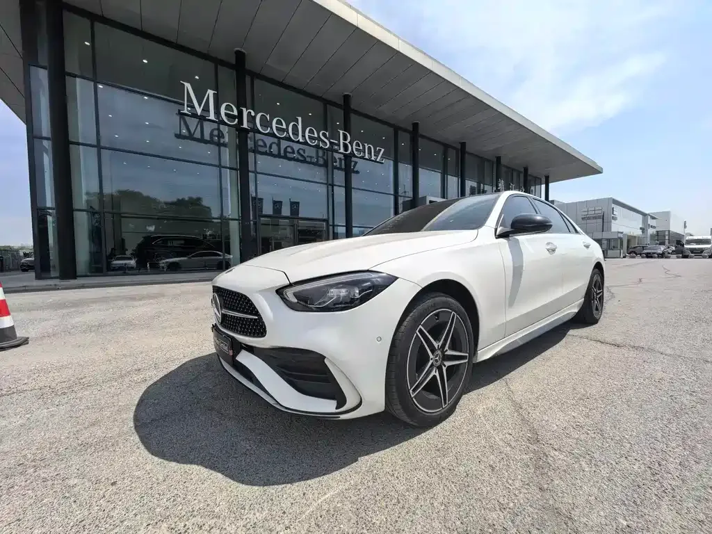 Mercedes-Benz C-Class — фото 1