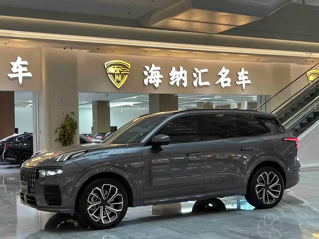 Lynk & Co 09 PHEV
