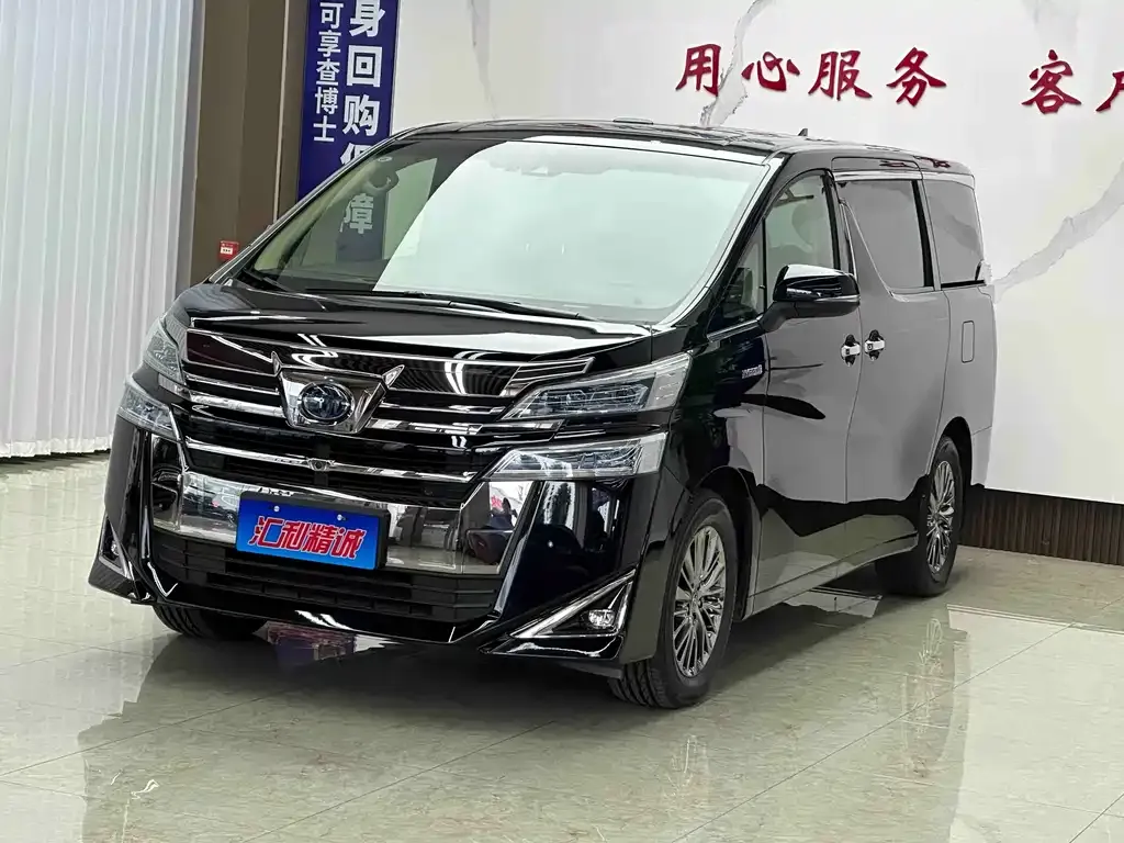 Toyota Vellfire — фото 1