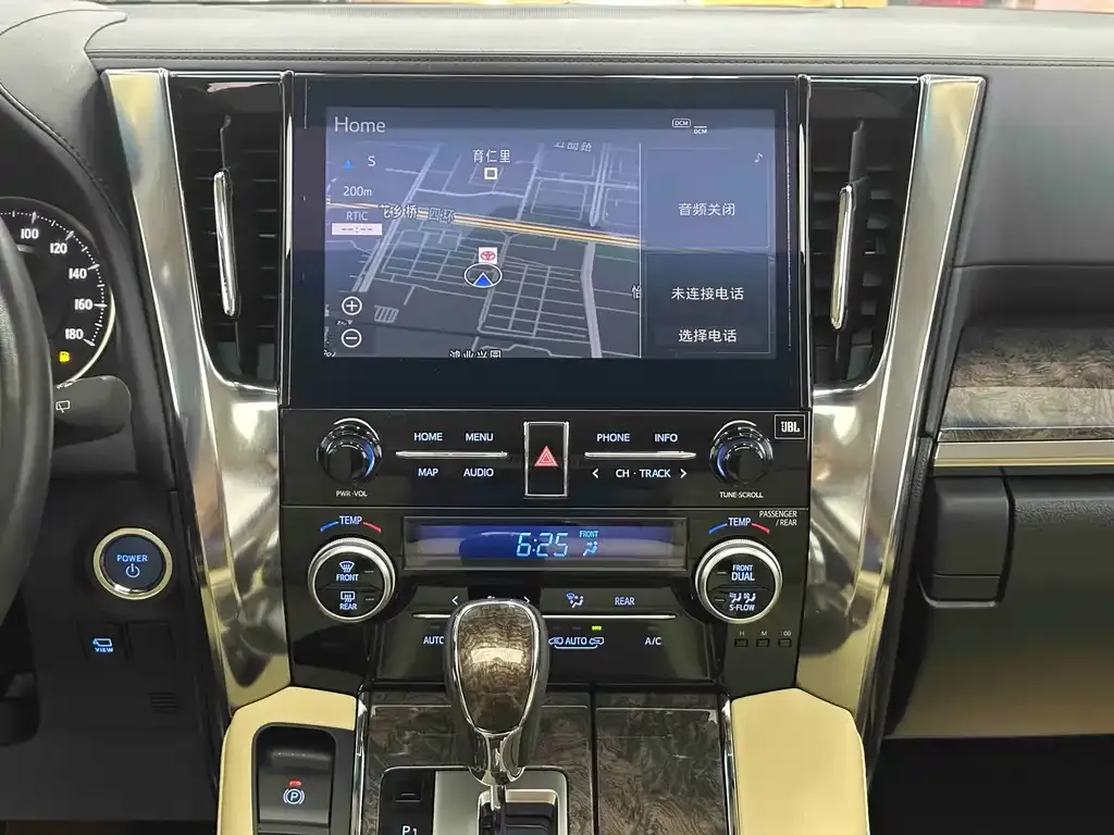 Toyota Vellfire — фото 9