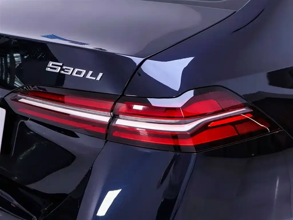 BMW 5 Series — фото 10