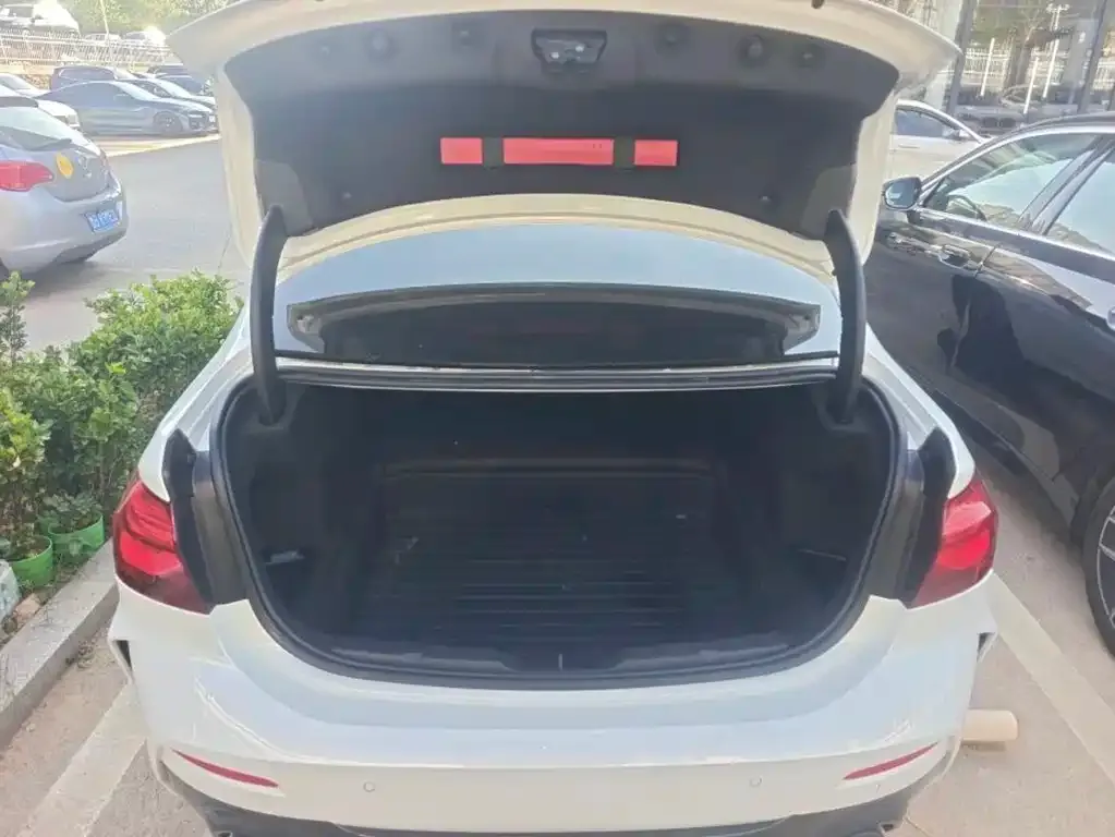 BMW 1 Series 2023 из CN, фото 4
