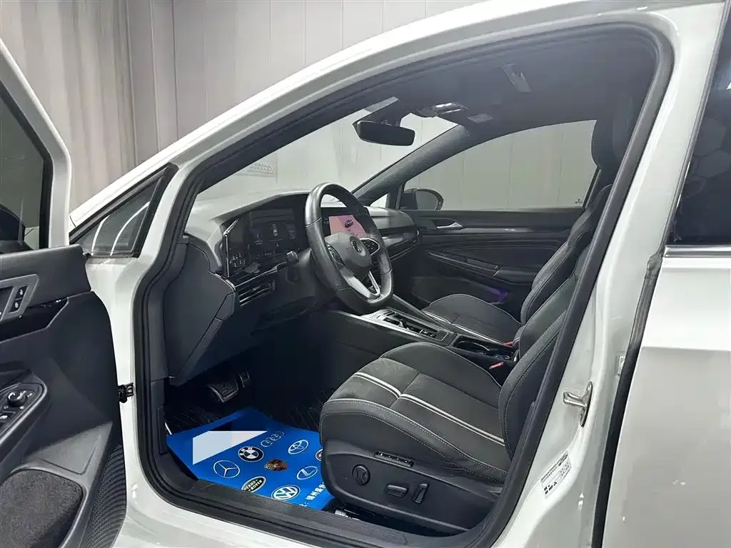 Volkswagen Golf 2022 из CN, фото 8