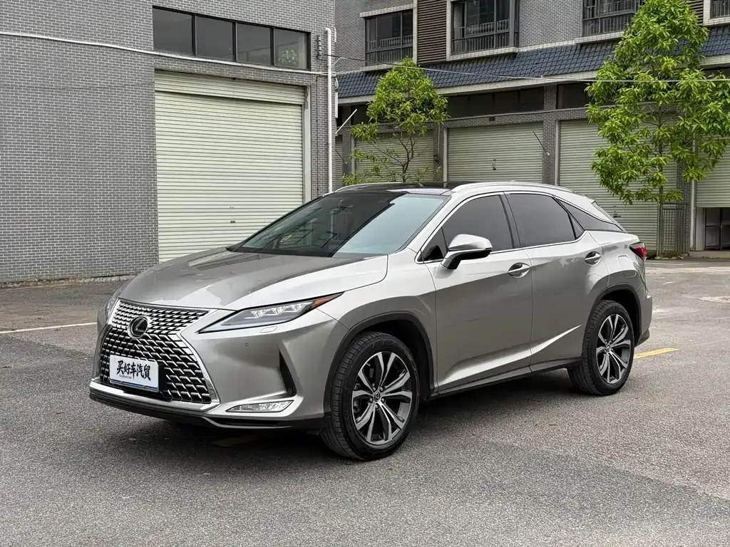 Lexus RX — фото 1