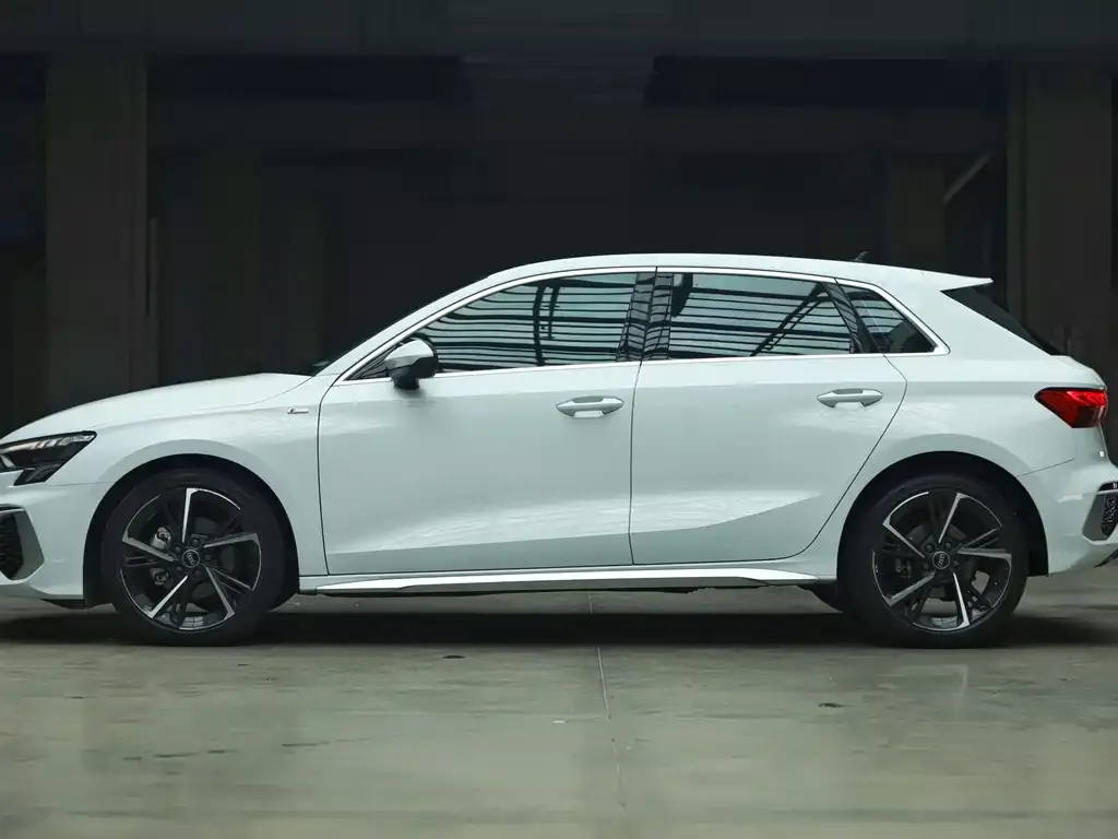 Audi A3 2022 из CN, фото 7