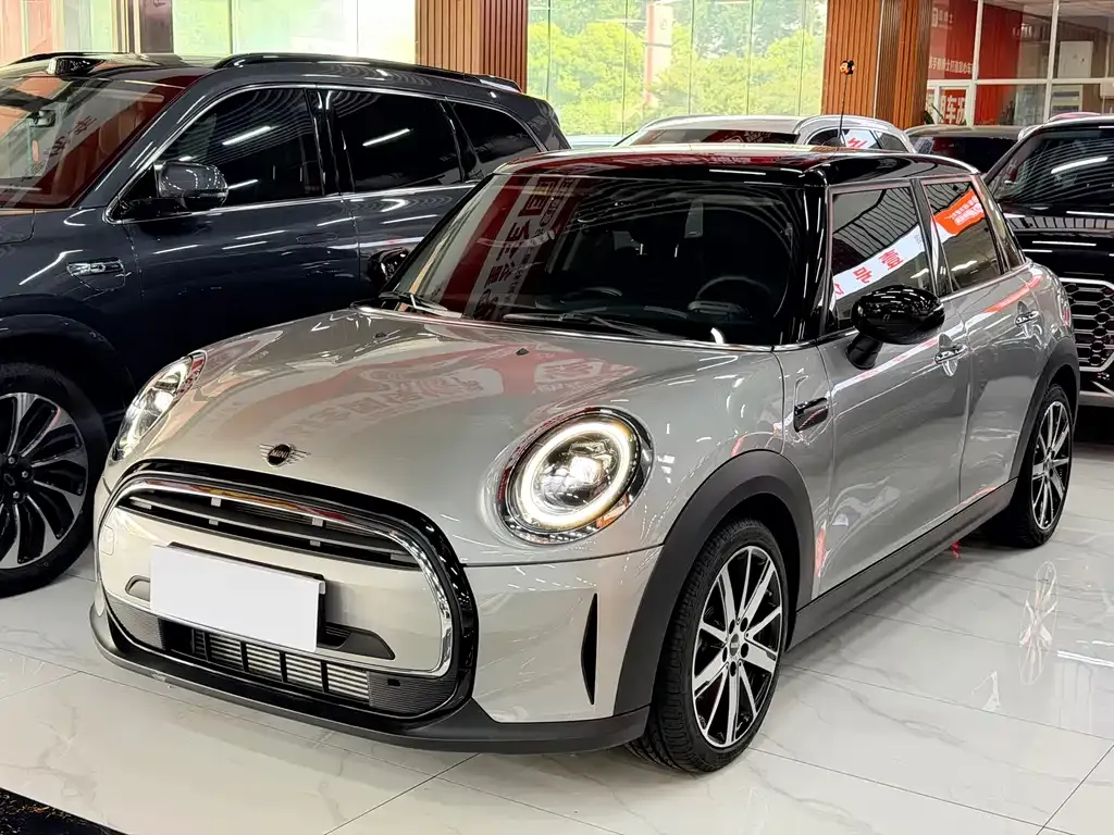 MINI Cooper (3-door) — фото 1
