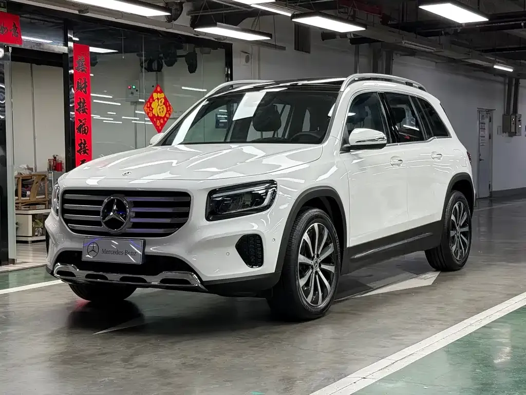 Mercedes-Benz GLB — фото 1