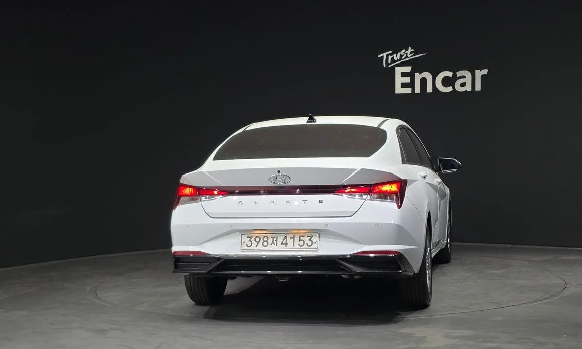 Hyundai AVANTE — фото 4
