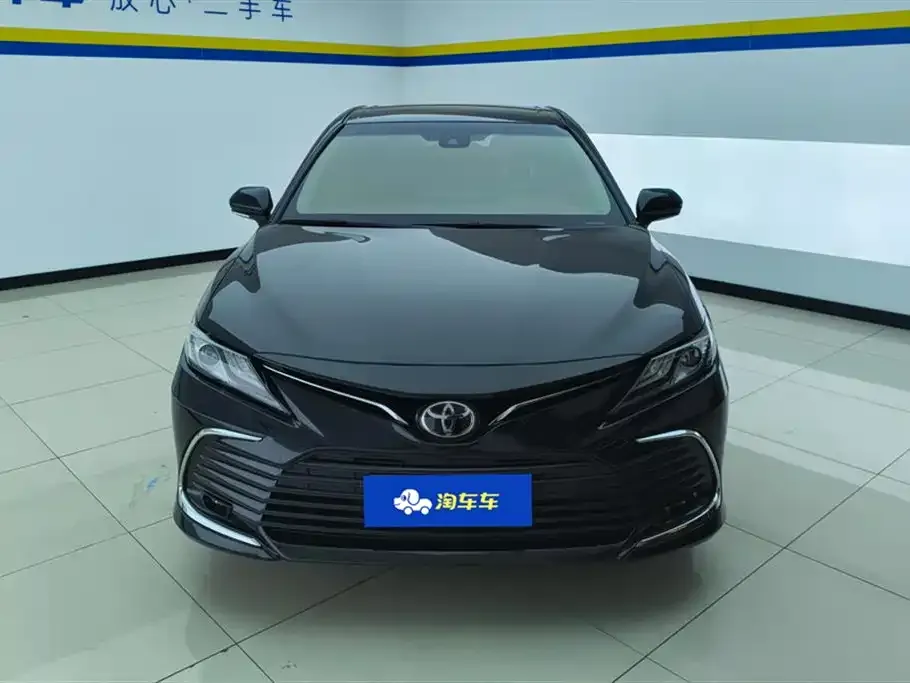 Toyota Camry — фото 5