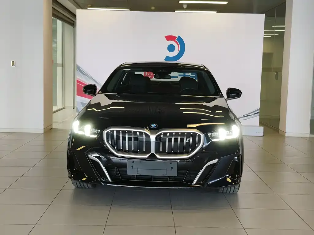 BMW i5 2025 из CN, фото 2