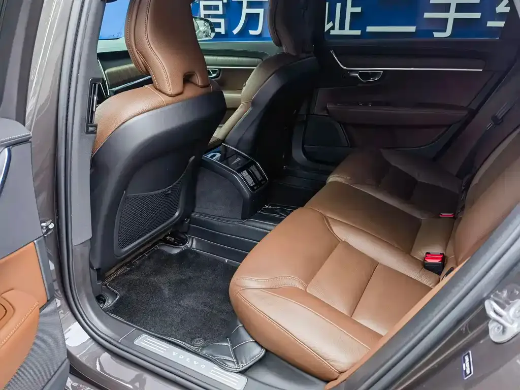 Volvo S90 — фото 4