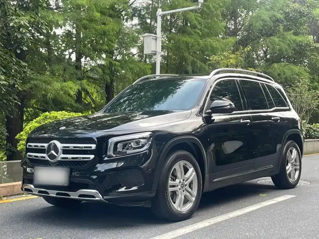 Mercedes-Benz GLB — фото 1