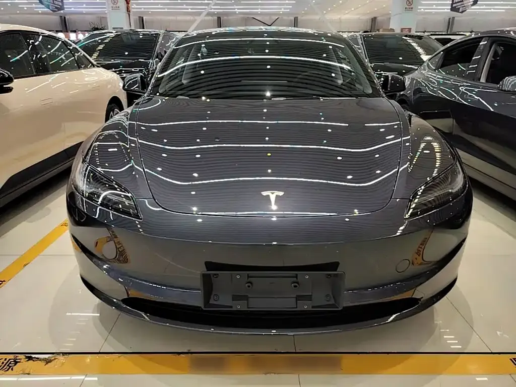 Tesla Model 3 — фото 10