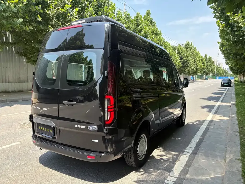 Ford Transit 2023 из CN, фото 7