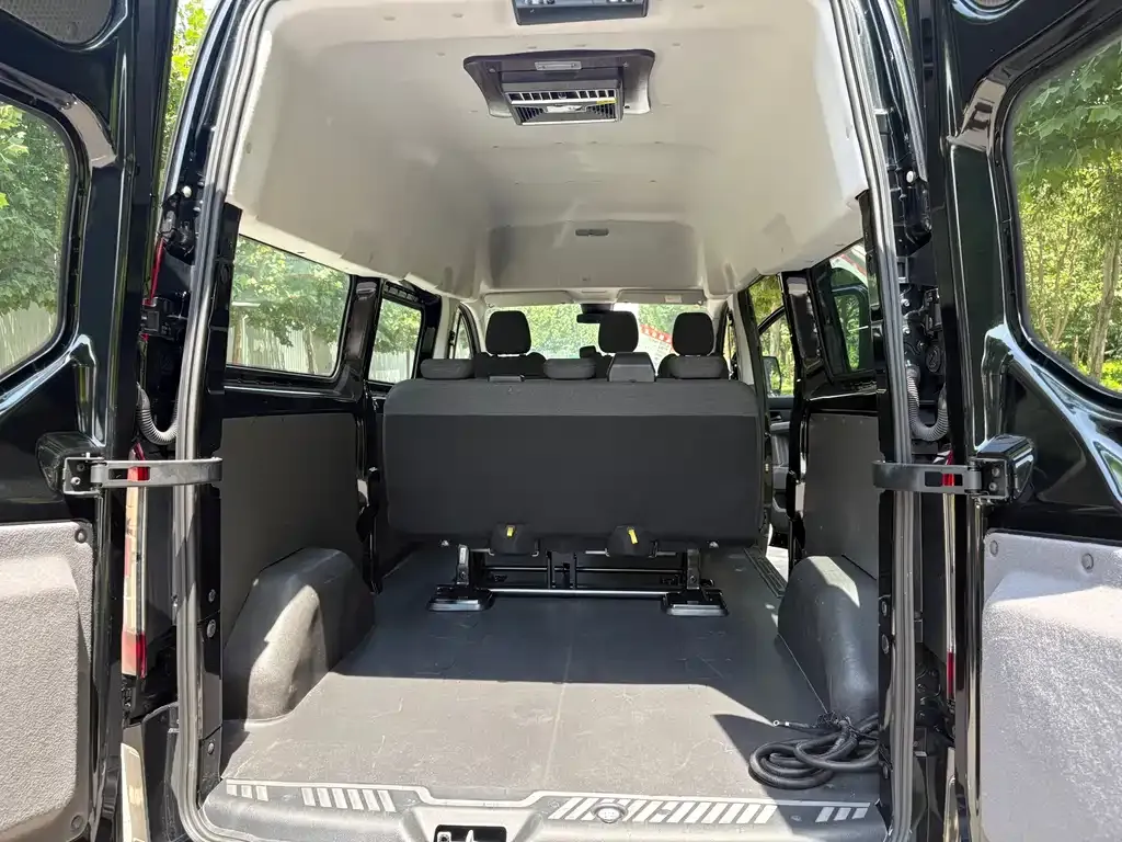Ford Transit 2023 из CN, фото 6