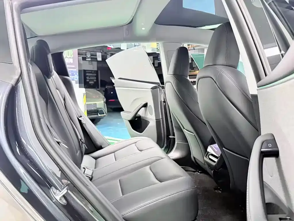 Tesla Model 3 — фото 10