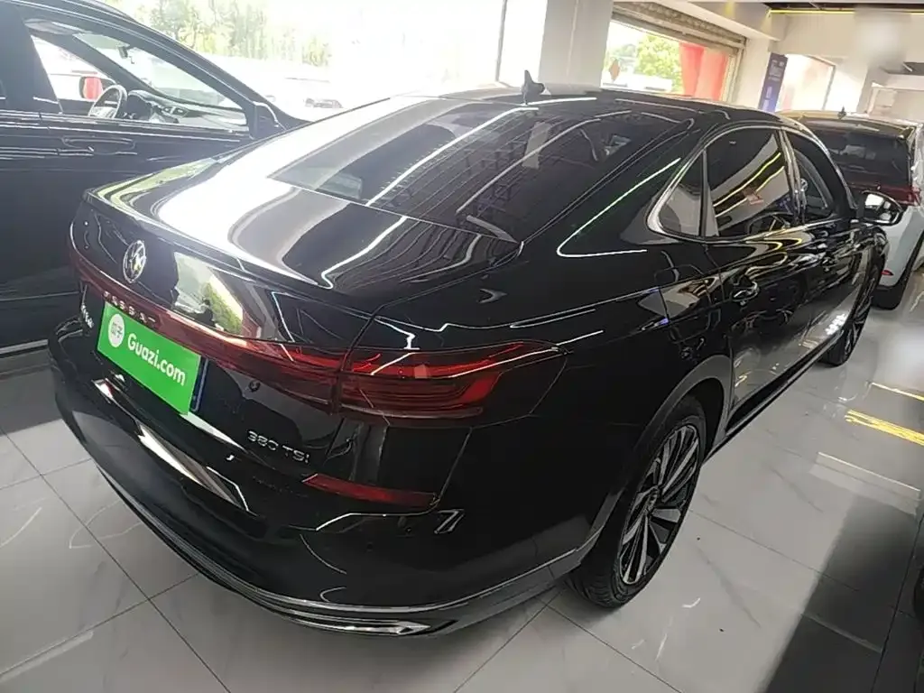 Volkswagen Passat — фото 7