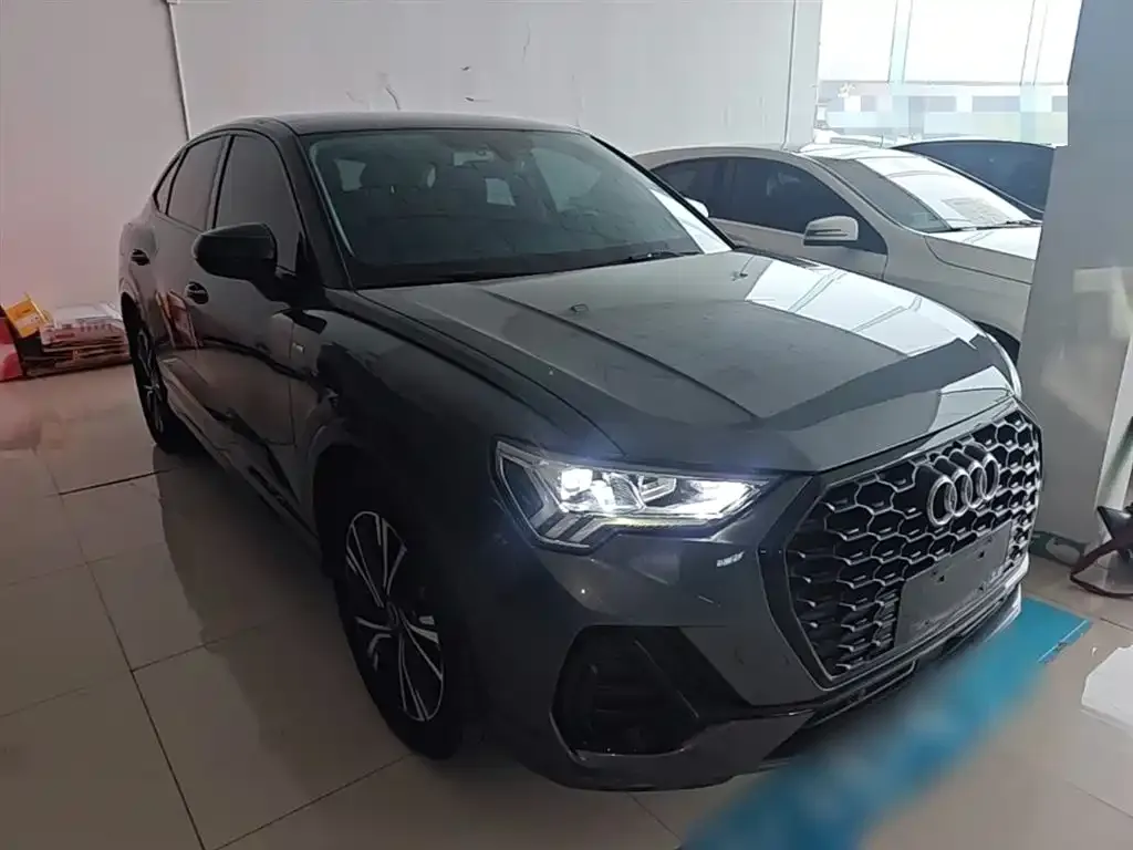 Audi Q3 Sportback — фото 8