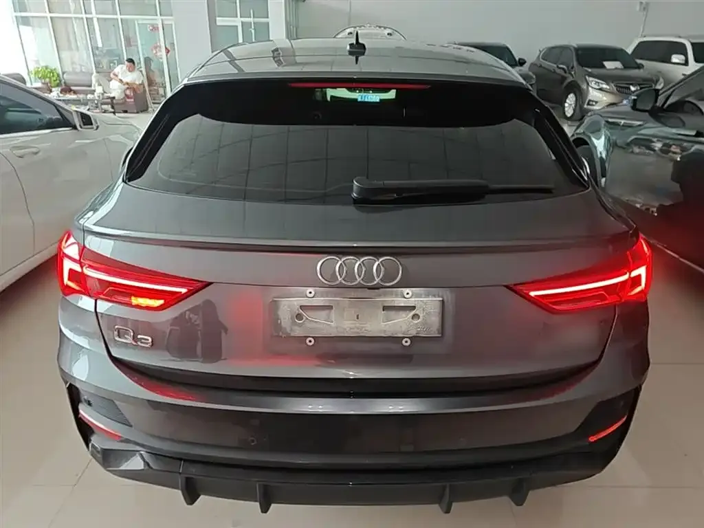 Audi Q3 Sportback — фото 5