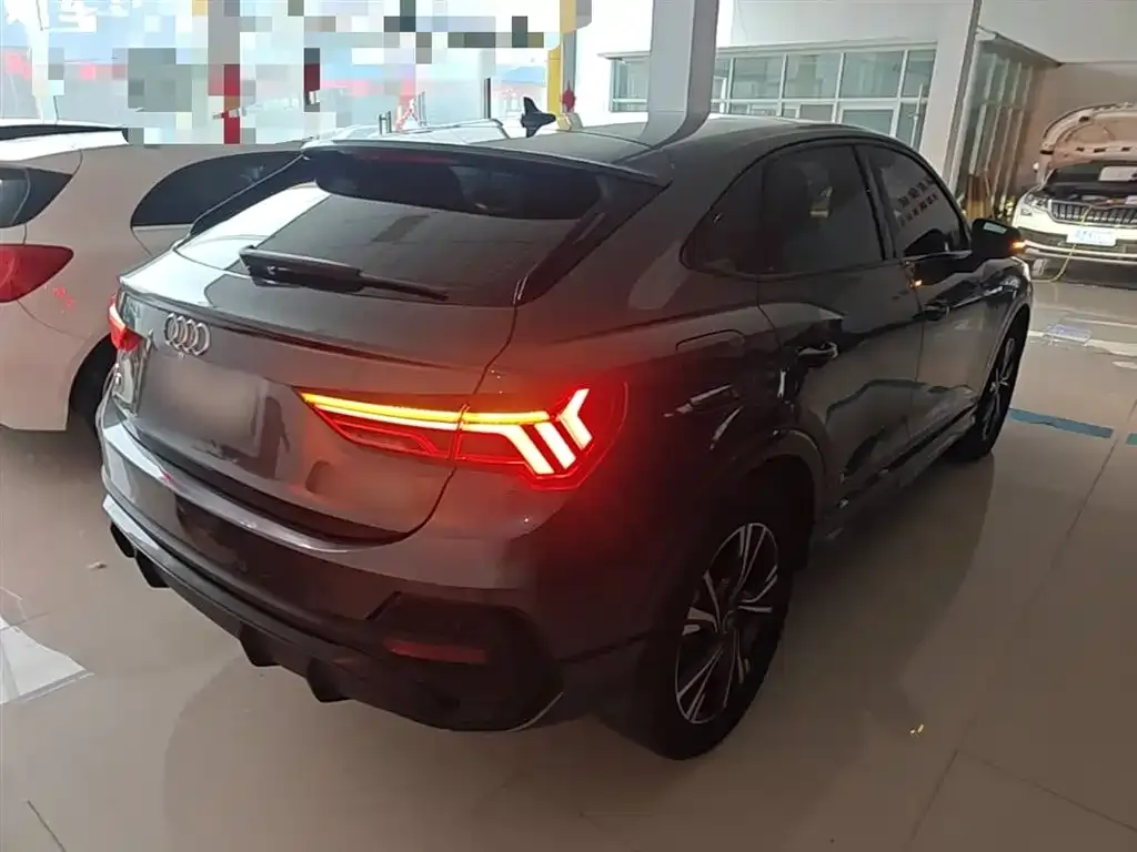 Audi Q3 Sportback — фото 6