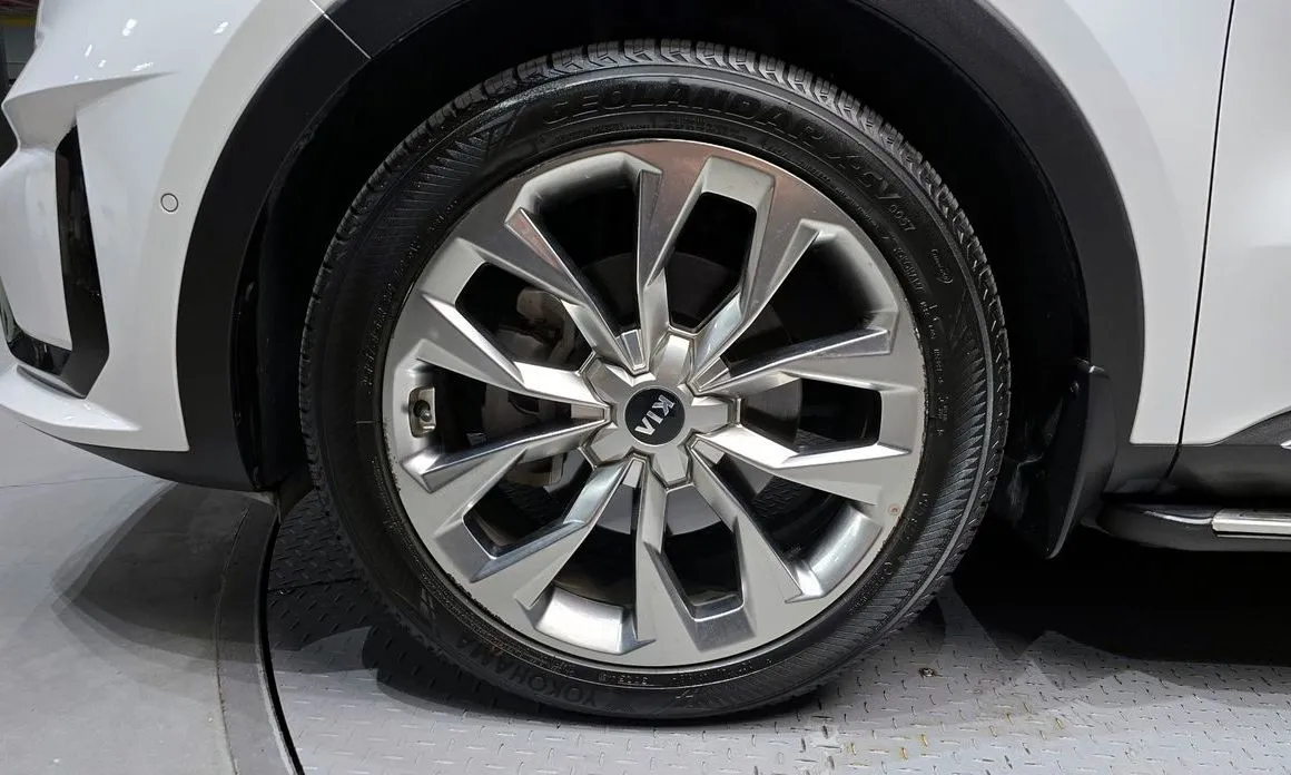 Kia Sorento — фото 7