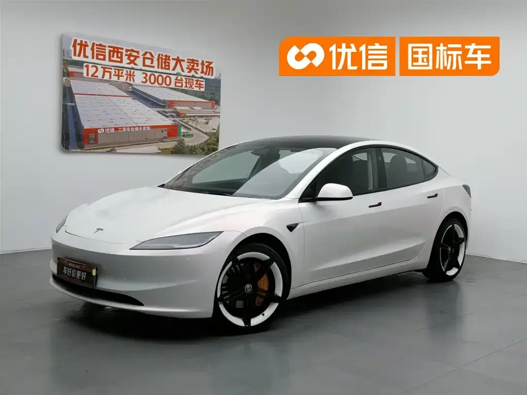 Tesla Model 3 — фото 1