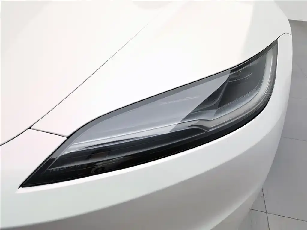 Tesla Model 3 — фото 4