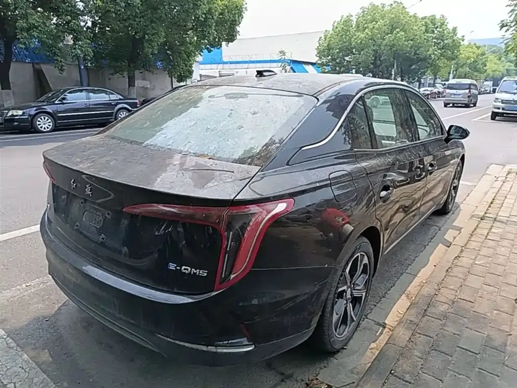 Hongqi E-QM5 — фото 4