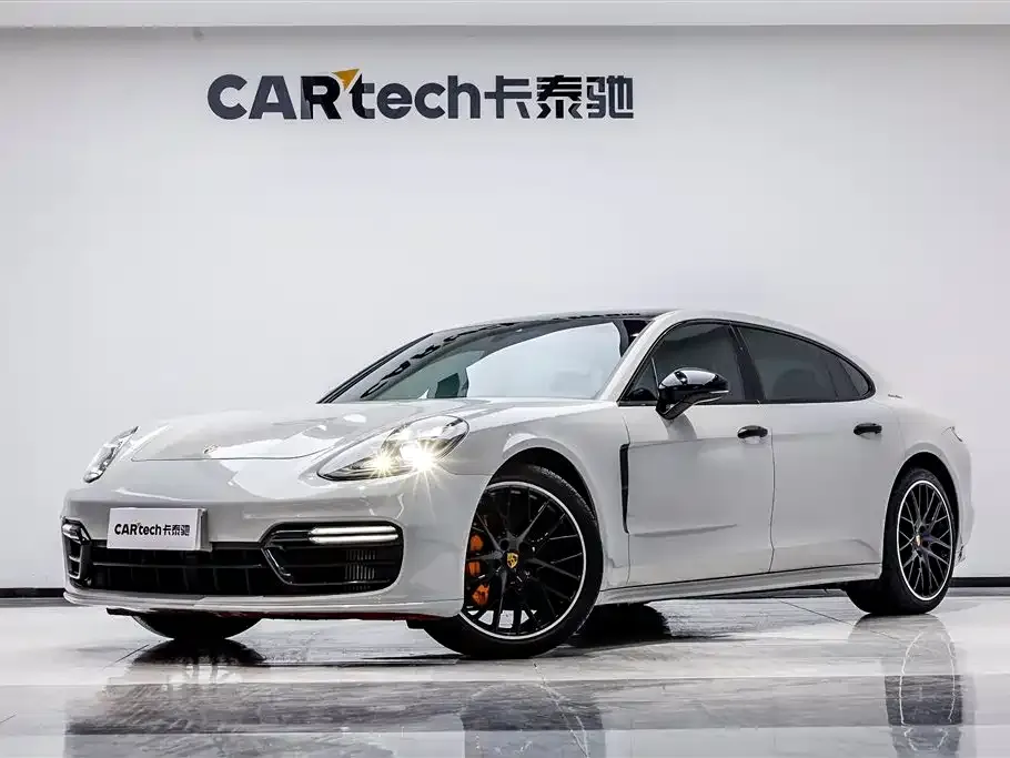 Porsche Panamera — фото 1