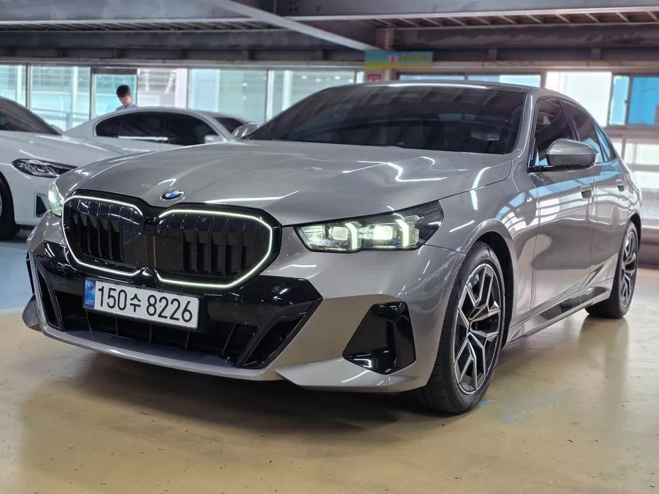 BMW 5-Series 2025 из KR, фото 3