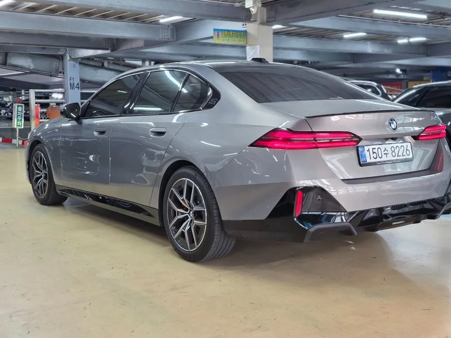 BMW 5-Series 2025 из KR, фото 5