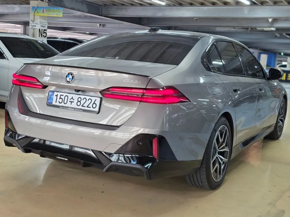 BMW 5-Series 2025 из KR, фото 10
