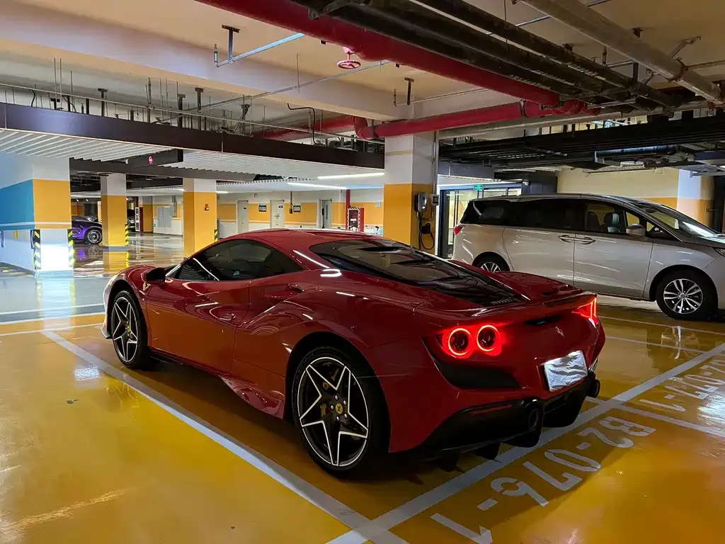 Ferrari F8 — фото 9